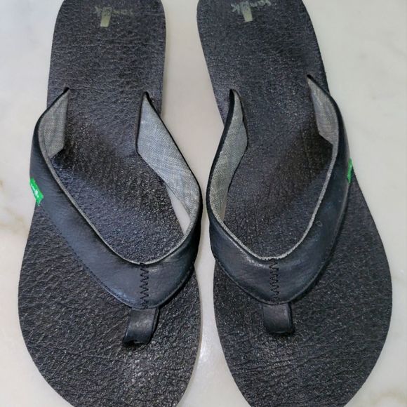Sanuk flip flops - Picture 1 of 5